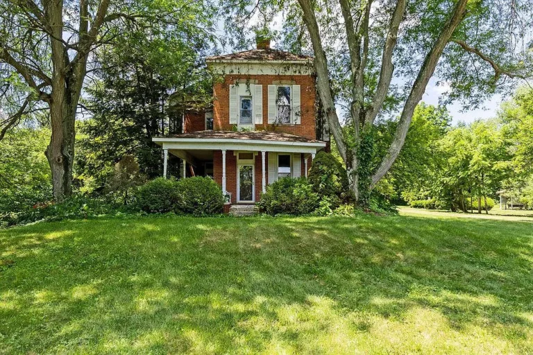 Historic 1890 Farmhouse for Sale on 5 Acres – Online Auction Opportunity
