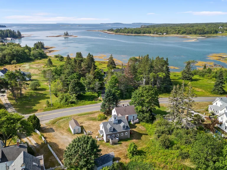 Seaward Cottage – A Timeless Coastal Retreat on the St. George Peninsula