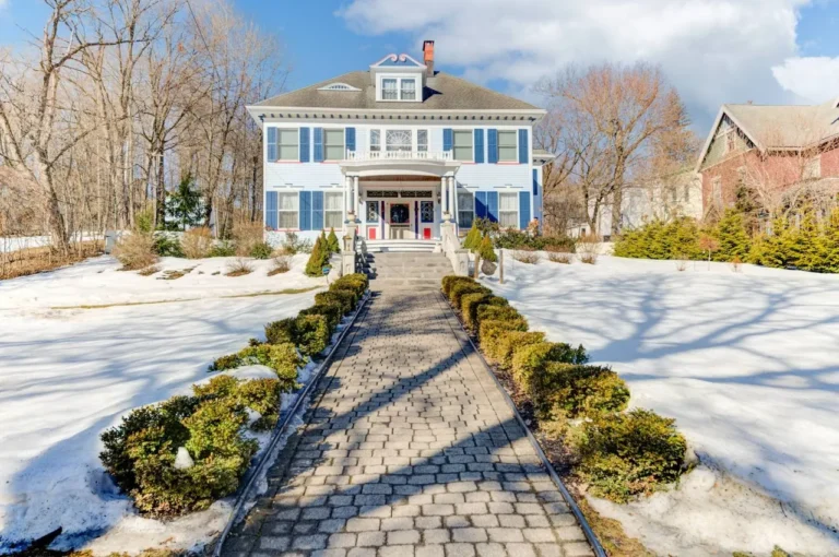 Historic Georgian Estate: A Restored Gilded Age Masterpiece